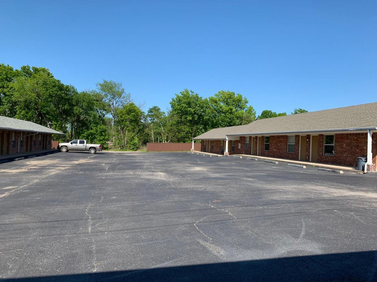 Budget Inn Madill Exterior photo